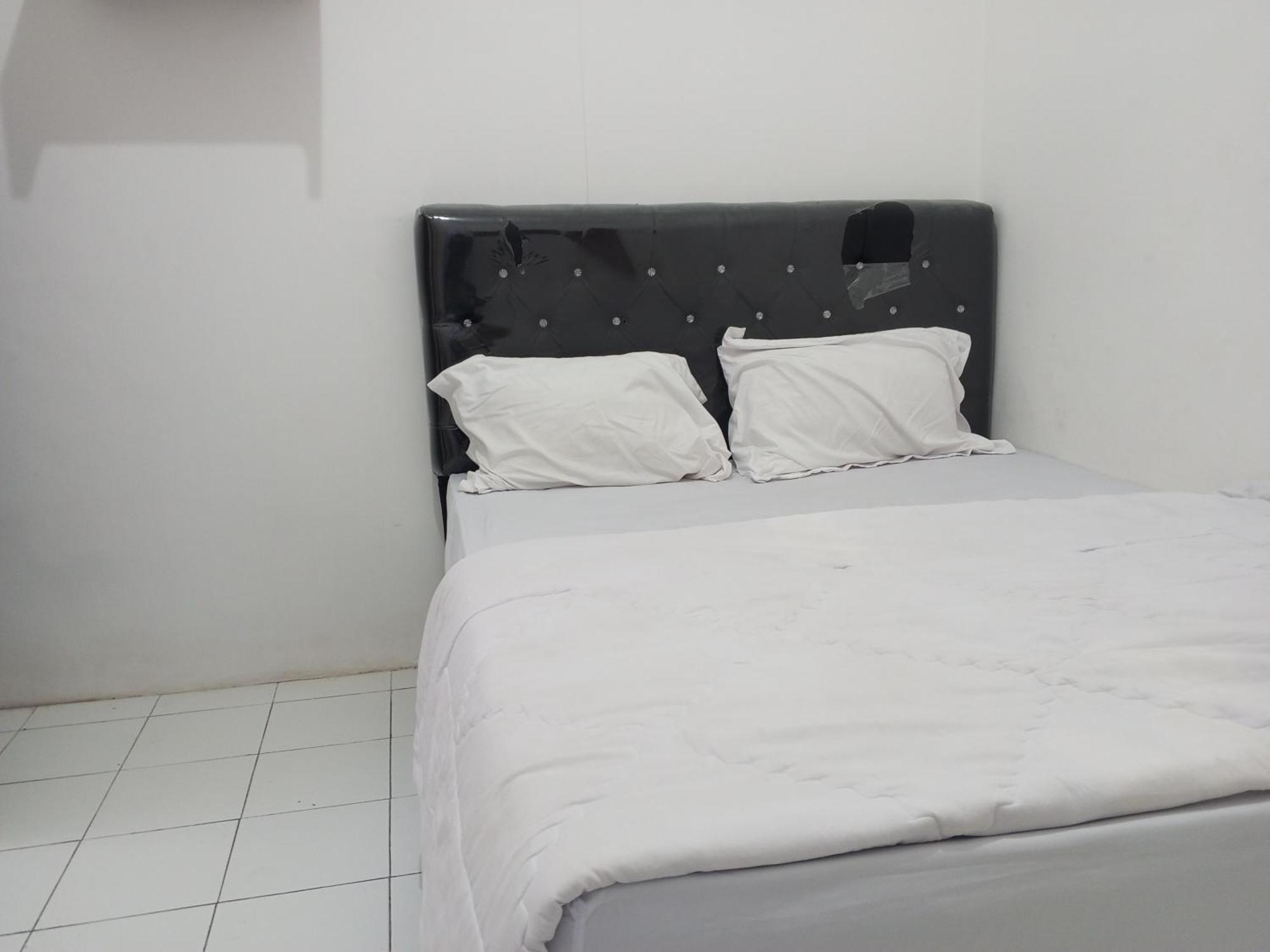 Oyo Life 92543 Ratu Sakti Syariah Hotel